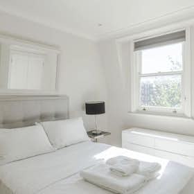 Apartment for rent for £4,986 per month in London, Fulham Road