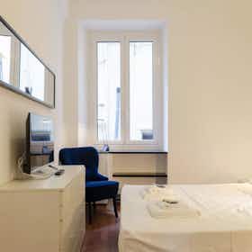Квартира за оренду для 3 000 EUR на місяць у Genoa, Vico degli Indoratori