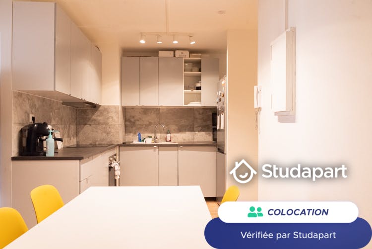 Private room for rent for €600 per month in Noisy-le-Grand, Allée de la Colline