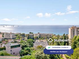 Mieszkanie do wynajęcia za 850 € miesięcznie w mieście Cannes, Avenue de l'Amiral Wester Wemyss