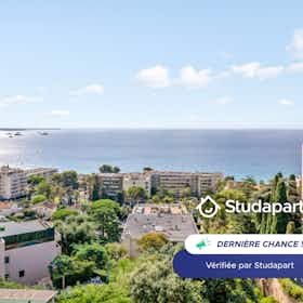 Wohnung zu mieten für 850 € pro Monat in Cannes, Avenue de l'Amiral Wester Wemyss