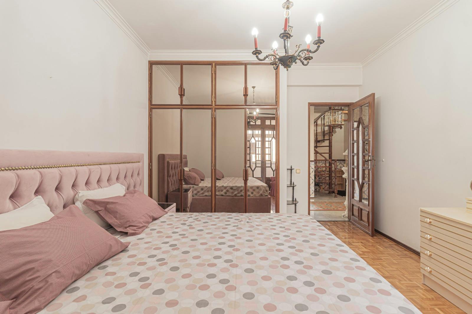 Apartment Odivelas, 200m² — photo 10
