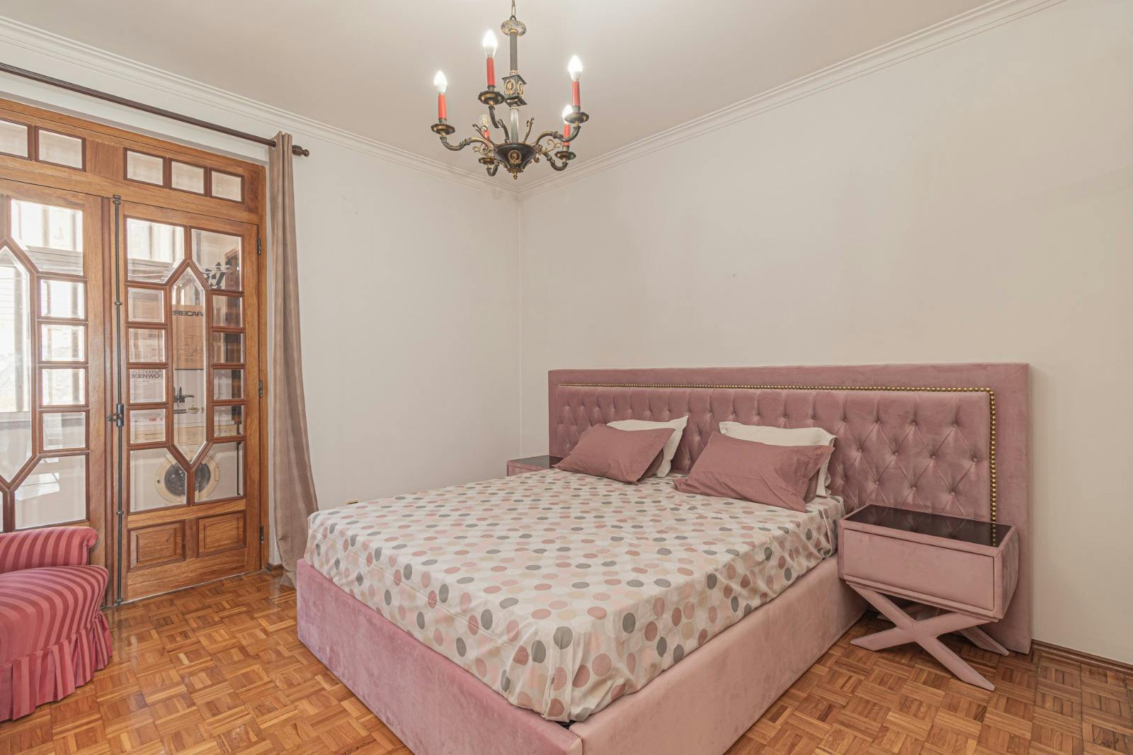 Apartment Odivelas, 200m² — photo 8