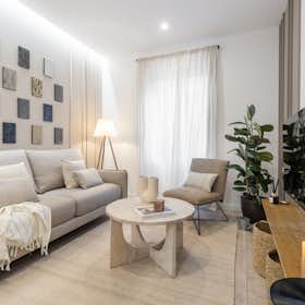 Apartment for rent for €4,256 per month in Madrid, Calle del Cardenal Cisneros