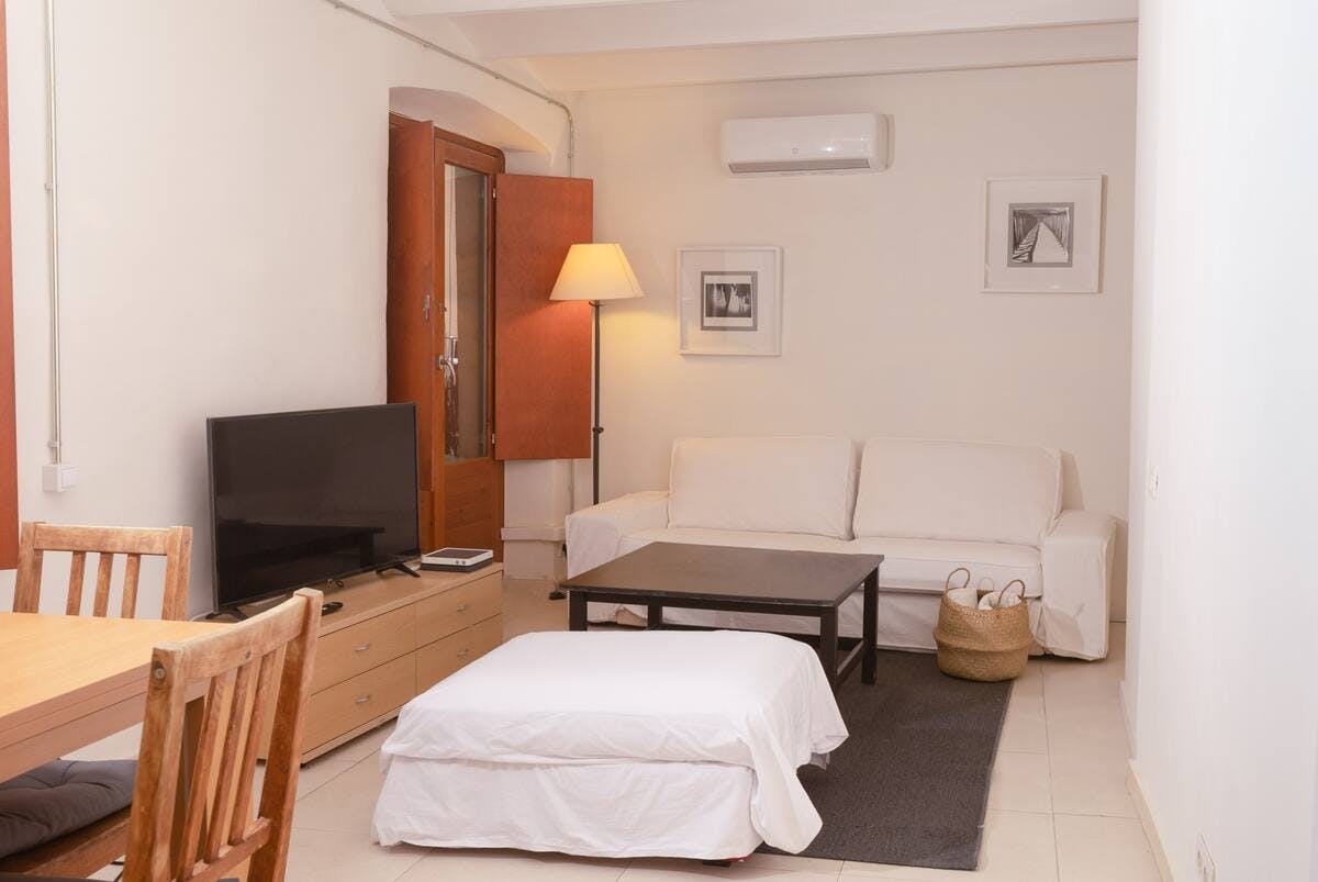 Appartement te huur voor € 11.500 per maand in Barcelona, Carrer de la Bòria