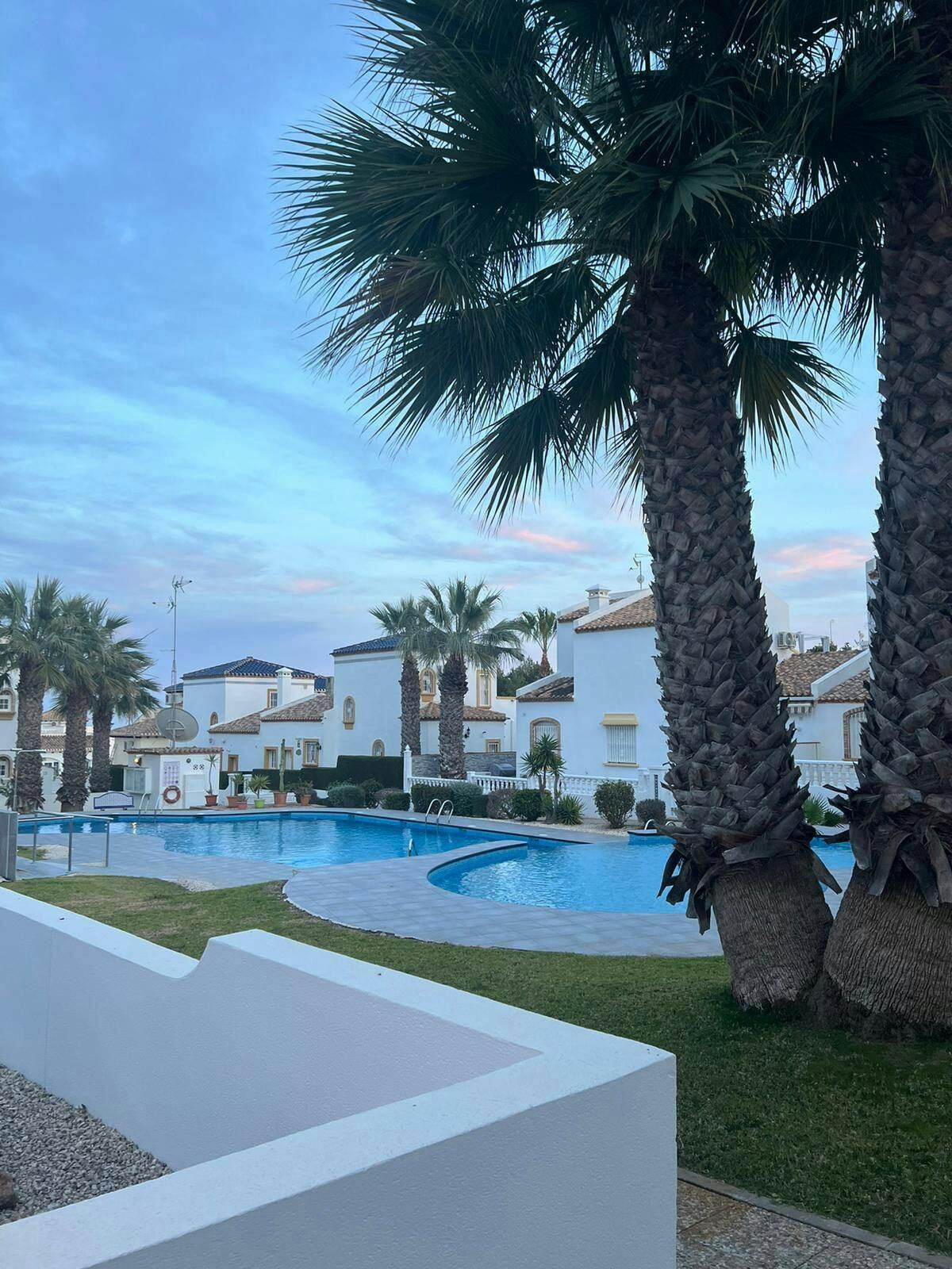 Maison à louer pour 11 500 €/mois à Orihuela, Calle Papaya