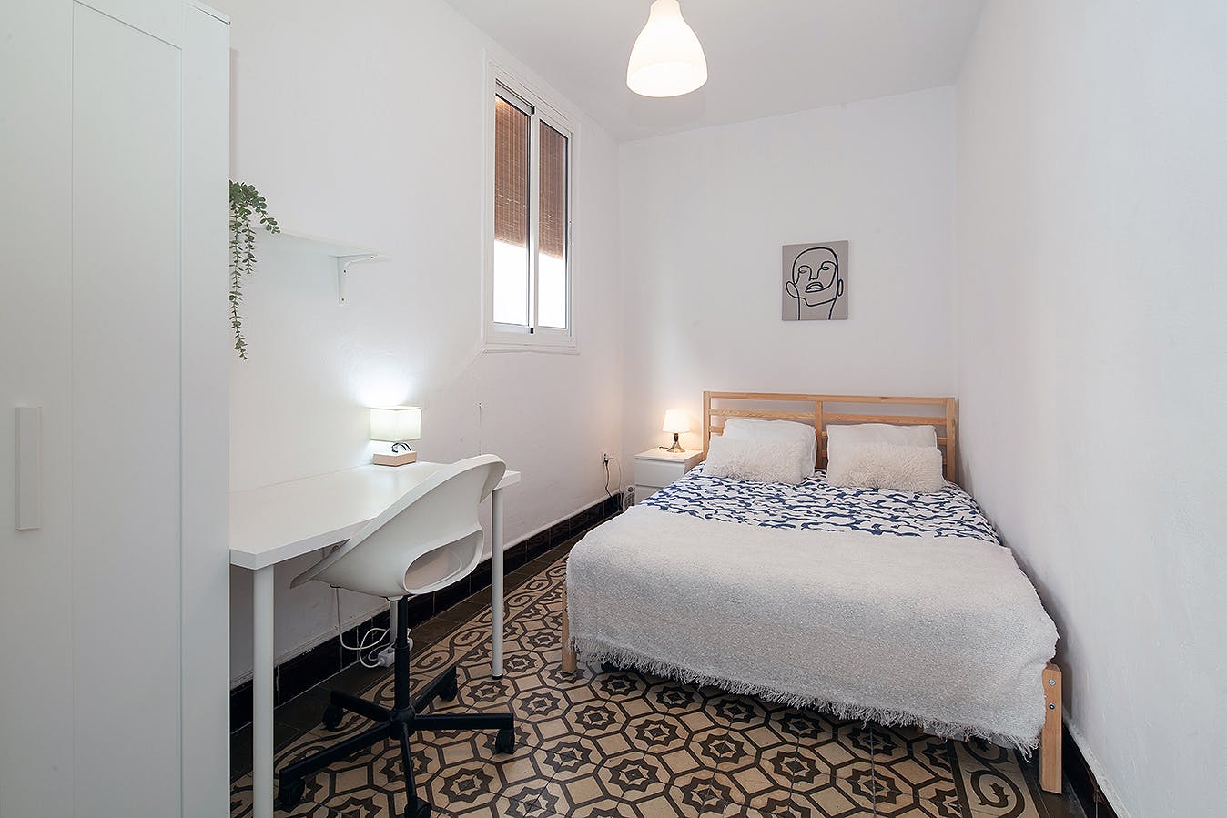 Private room for rent for €475 per month in Sevilla, Calle Bustos Tavera