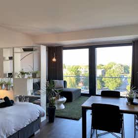 Studio for rent for €2,268 per month in 's-Hertogenbosch, Schubertsingel