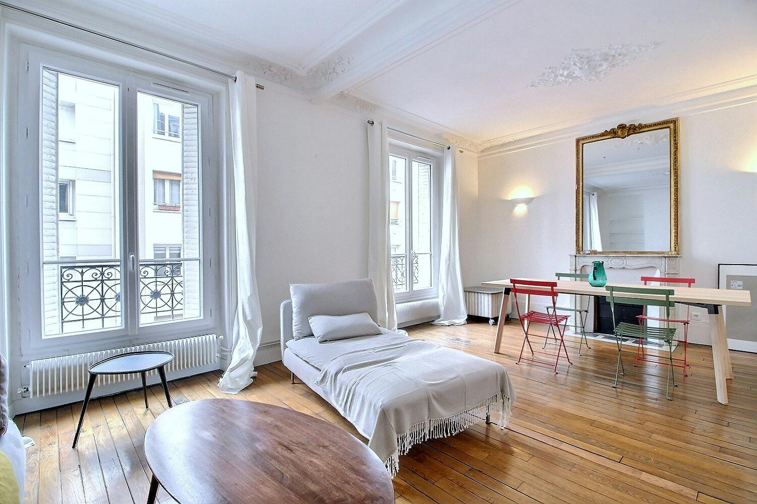 Apartment for rent for €2,756 per month in Paris, Rue Lacépède