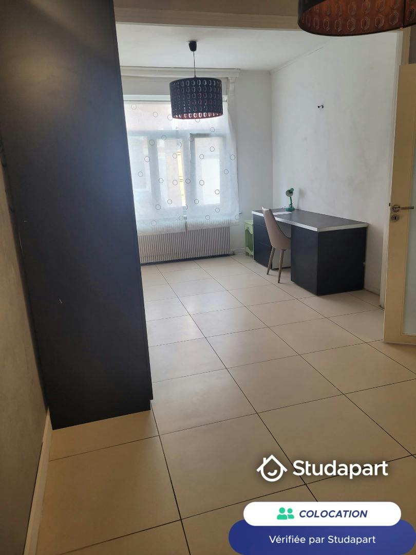 Private room for rent on Rue le Fort, Lille - Vue 4