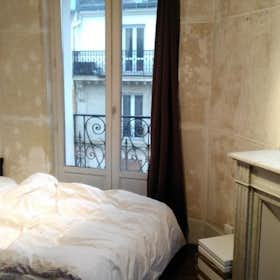 Private room for rent for €918 per month in Paris, Rue Monge