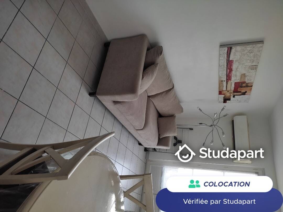 Отдельная комната сдается в аренду за 370 € в месяц в Avignon, Avenue Monclar