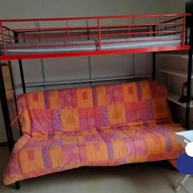 Apartment for rent for €540 per month in Grenoble, Rue Anthoard