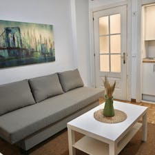 Wohnung for rent for 1.300 € per month in Madrid, Calle de la Hiruela