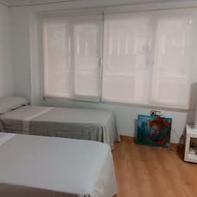 Private room for rent for €600 per month in Valencia, Avinguda d'Aragó
