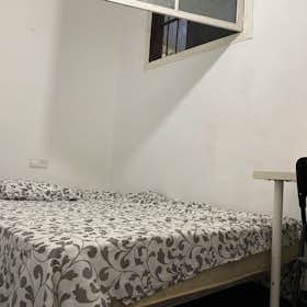 Private room for rent for €450 per month in Barcelona, Carrer de la Portaferrissa
