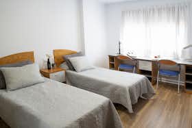 Mehrbettzimmer zu mieten für 422 € pro Monat in Burjassot, Avenida del Primero de Mayo