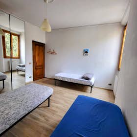 共用房间 for rent for €300 per month in Florence, Via di Mezzo