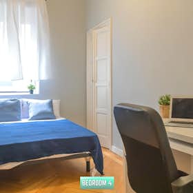 Private room for rent for €595 per month in Madrid, Calle de Ferraz