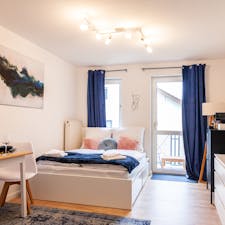 Studio for rent for 1.200 € per month in Leimen, Talstraße
