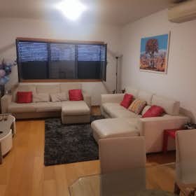 House for rent for €1,500 per month in Amadora, Rua Ernesto Melo Antunes