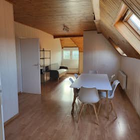 私人房间 正在以 €750 的月租出租，其位于 Woluwe-Saint-Lambert, Avenue du Site