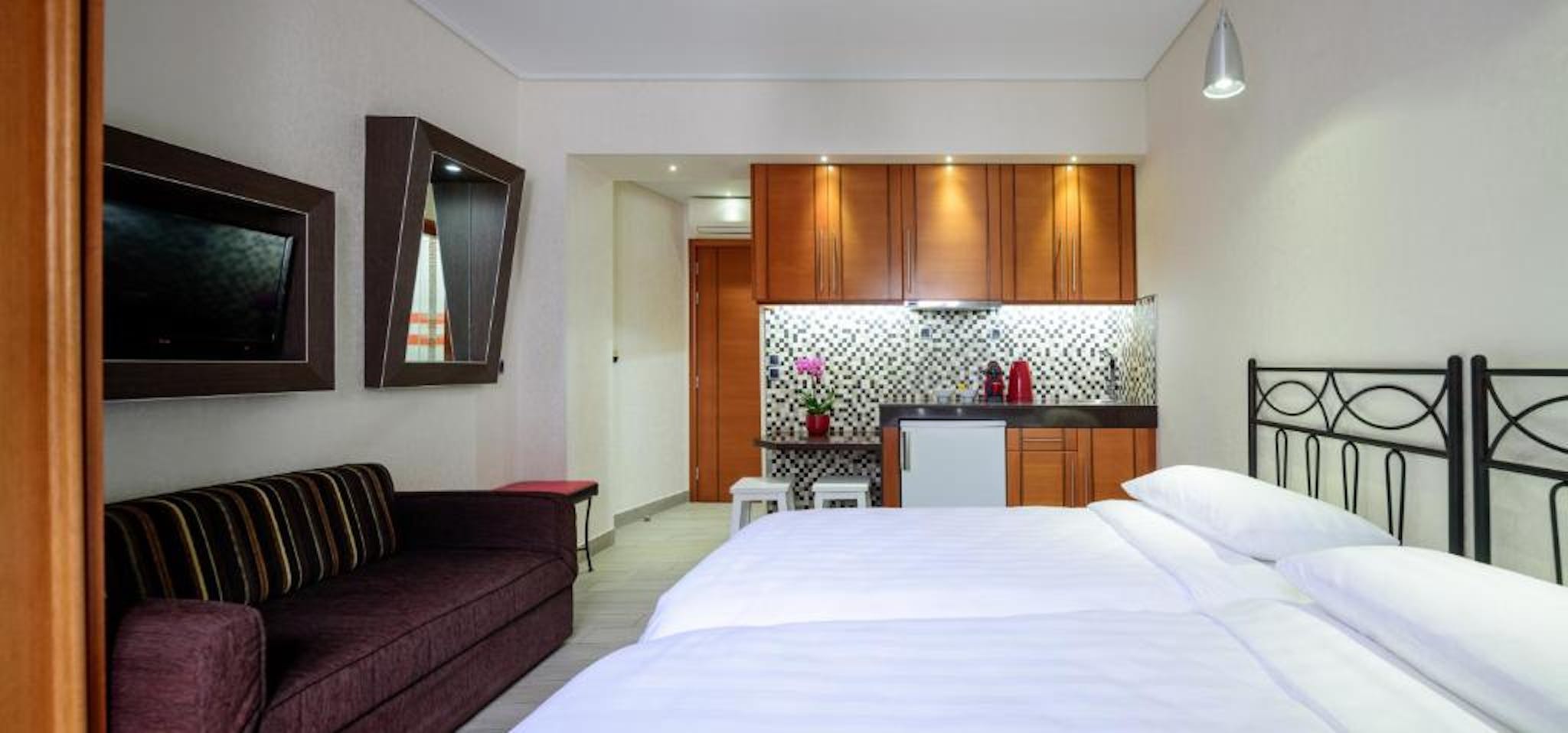 Zacharitsa, Athens preview