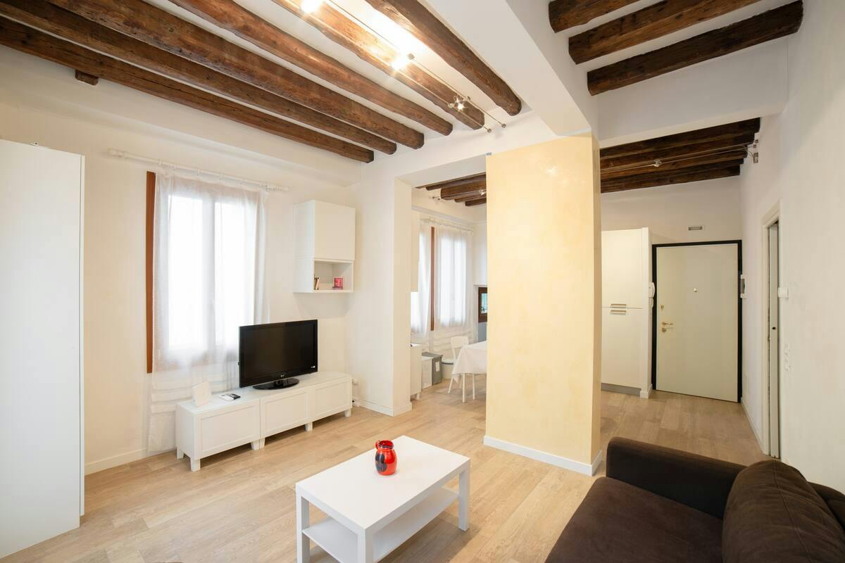 2-Bedroom Apartment in Calle Lion, Venice (1434458) ROOM