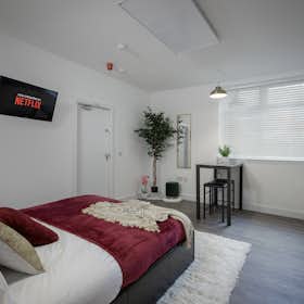 Studio for rent for 2 350 £GB per month in Blackpool, Lord Street