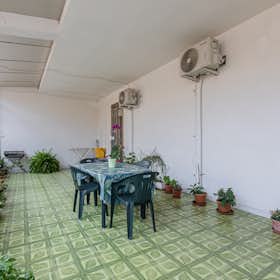公寓 正在以 €1,350 的月租出租，其位于 Selargius, Via Federico Confalonieri