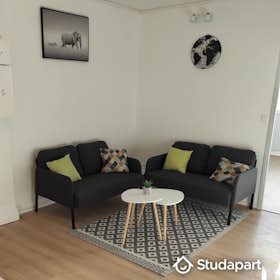 Private room for rent for €580 per month in Saint-Denis, Place de l'Ermitage