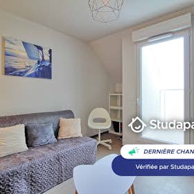 Apartamento para alugar por € 687 por mês em La Rochelle, Rue Alfred Kastler