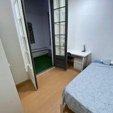 Shared room for rent for €490 per month in Barcelona, Carrer de Casp