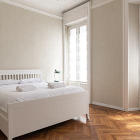 Apartment for rent for €2,720 per month in Milan, Via Vertoiba