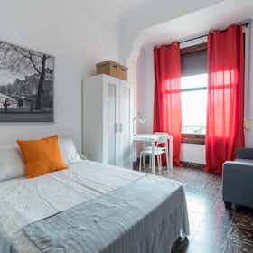 Private room for rent for €375 per month in Valencia, Carrer de Guillem de Castro