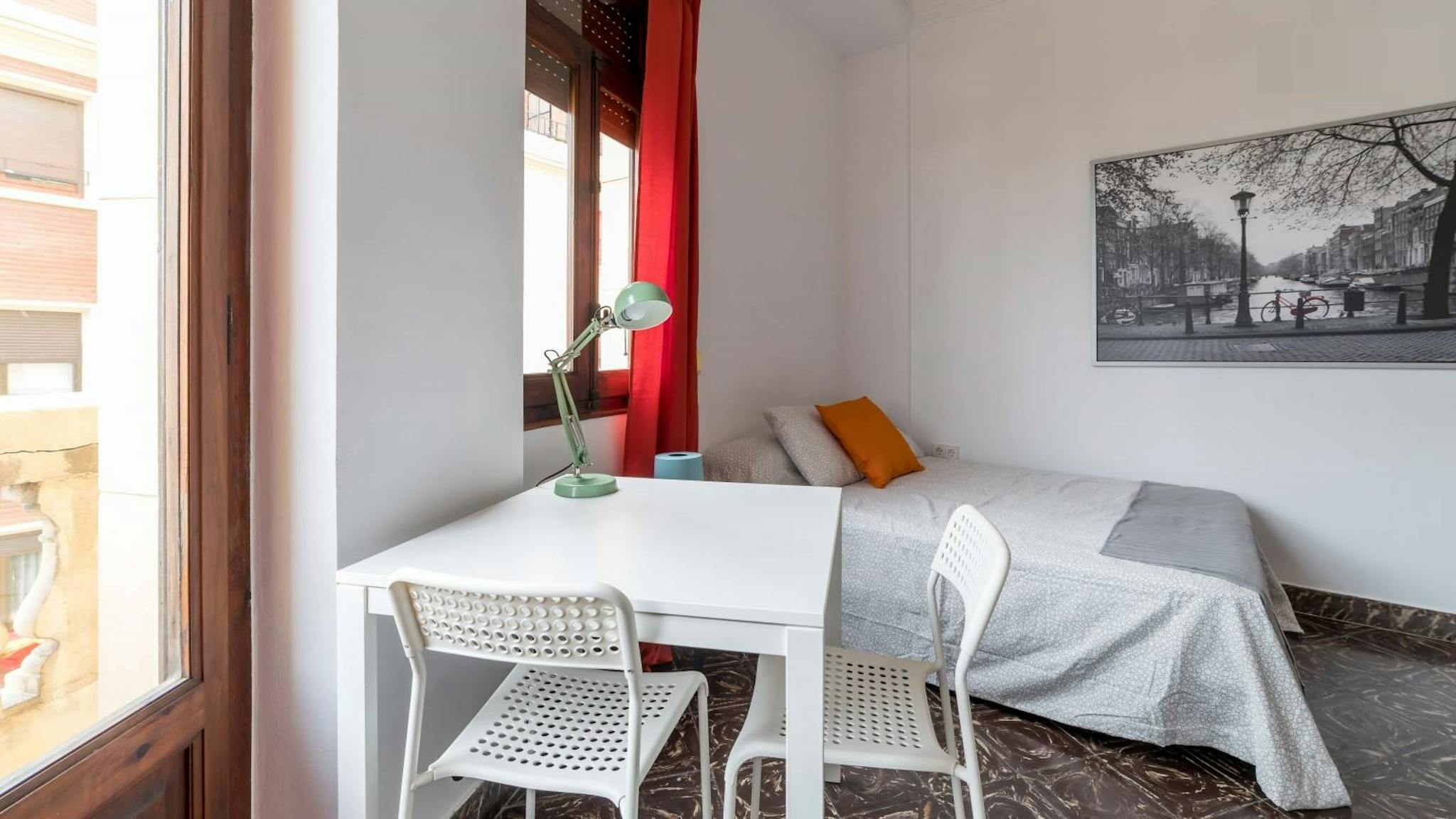 Carrer de Guillem de Castro, Valencia preview