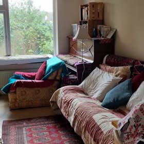 Private room for rent for €560 per month in Loughlinstown, Gleanntan