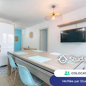 Private room for rent for €475 per month in Orléans, Rue Raymond Vannier