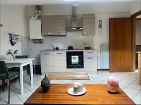 Apartment for rent for €1,200 per month in Montecatini-Terme, Via Giuseppe Mazzini
