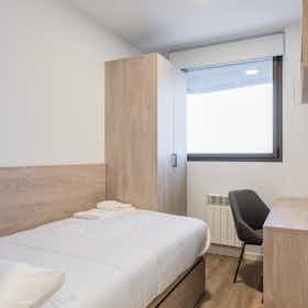 Отдельная комната сдается в аренду за 782 € в месяц в Santander, Avenida del Cardenal Herrera Oria