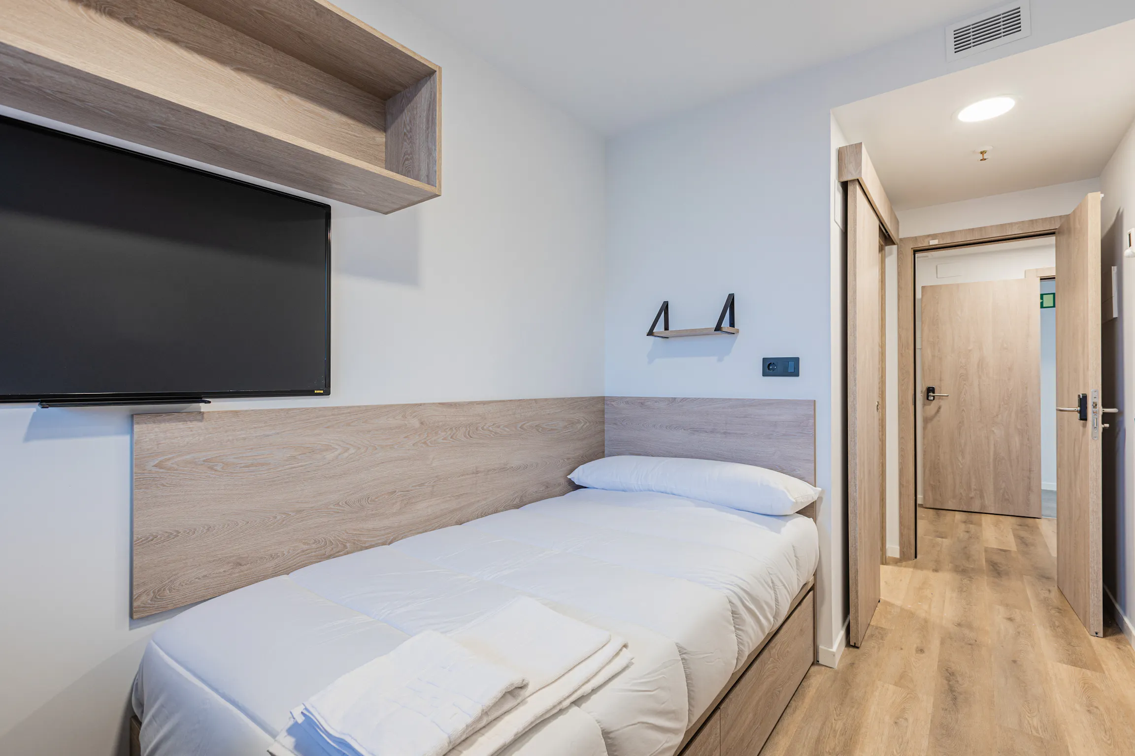 Private room in Avenida del Cardenal Herrera Oria, Santander (1436056) ROOM 4