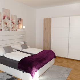 Apartment for rent for €2,500 per month in Vienna, Heinestraße