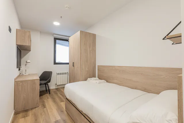 Private room in Avenida del Cardenal Herrera Oria, Santander (1436061) room image 2