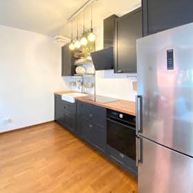 Apartment for rent for €1,750 per month in Milan, Via Arcivescovo Romilli