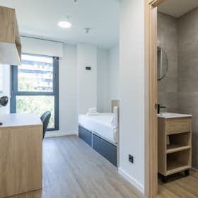 Private room for rent for €842 per month in Getafe, Calle Alcalde Ángel Arroyo