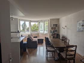 私人房间 正在以 €600 的月租出租，其位于 Sartrouville, Avenue du Général de Gaulle