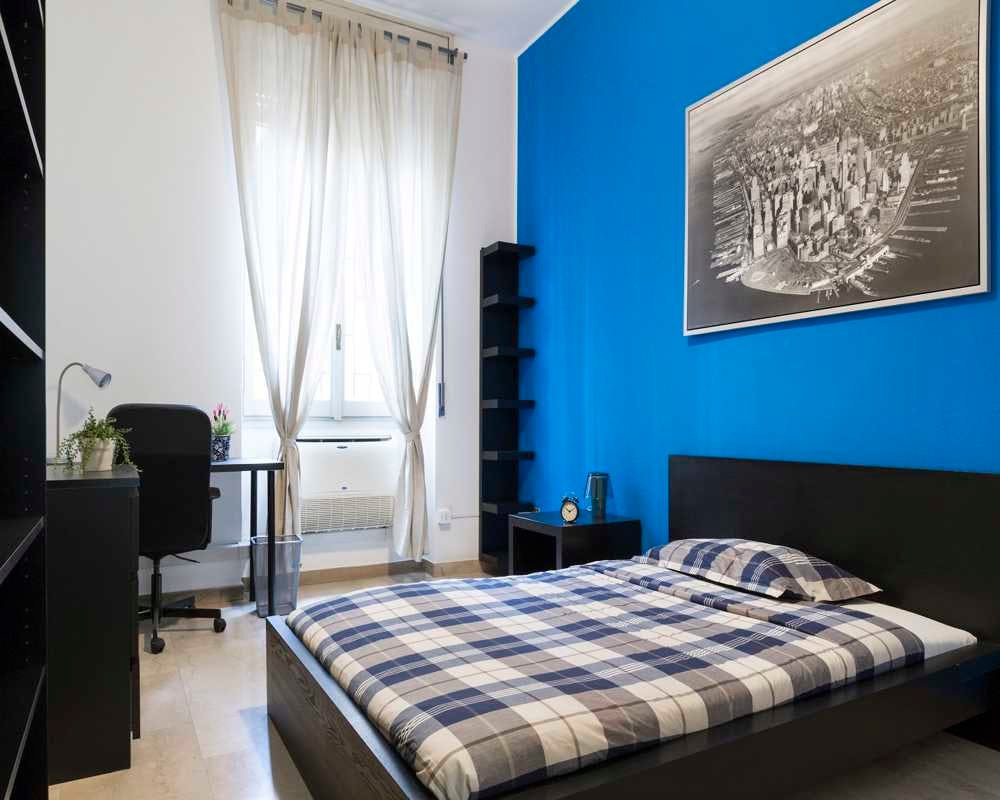 Via Larga, Milan preview