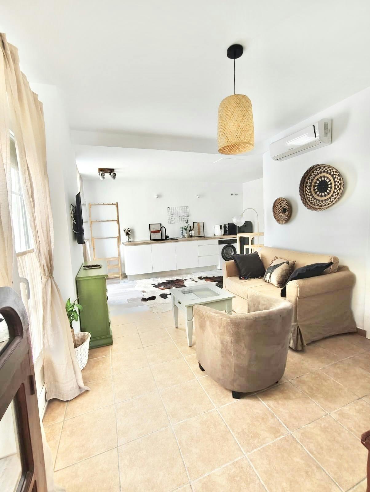 Квартира за оренду для 800 EUR на місяць у Dos Hermanas, Leopoldo Alas Clarín