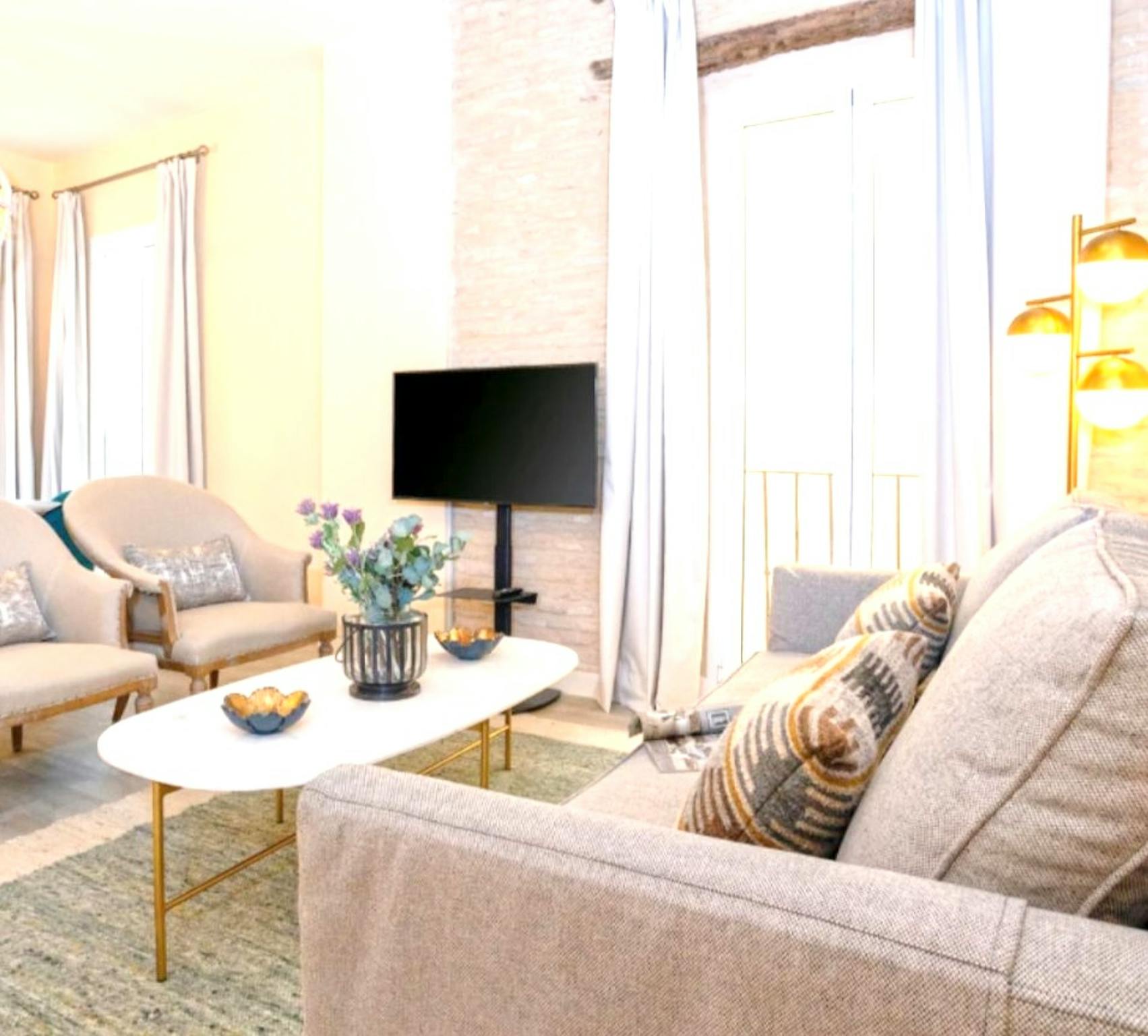 Leopoldo Alas Clarín, Dos Hermanas preview