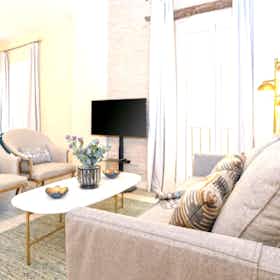 Appartement te huur voor € 800 per maand in Dos Hermanas, Leopoldo Alas Clarín